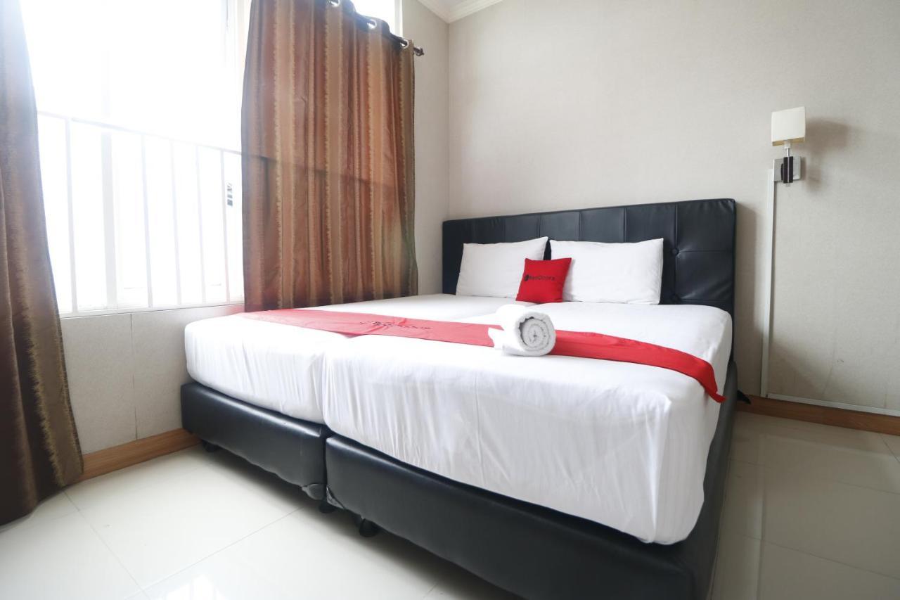 Hotel Reddoorz @ Ranotana Manado Esterno foto