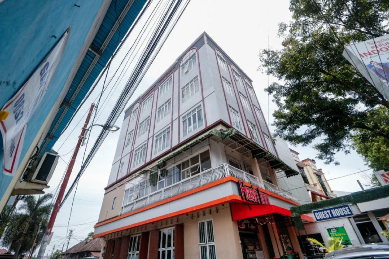 Hotel Reddoorz @ Ranotana Manado Esterno foto