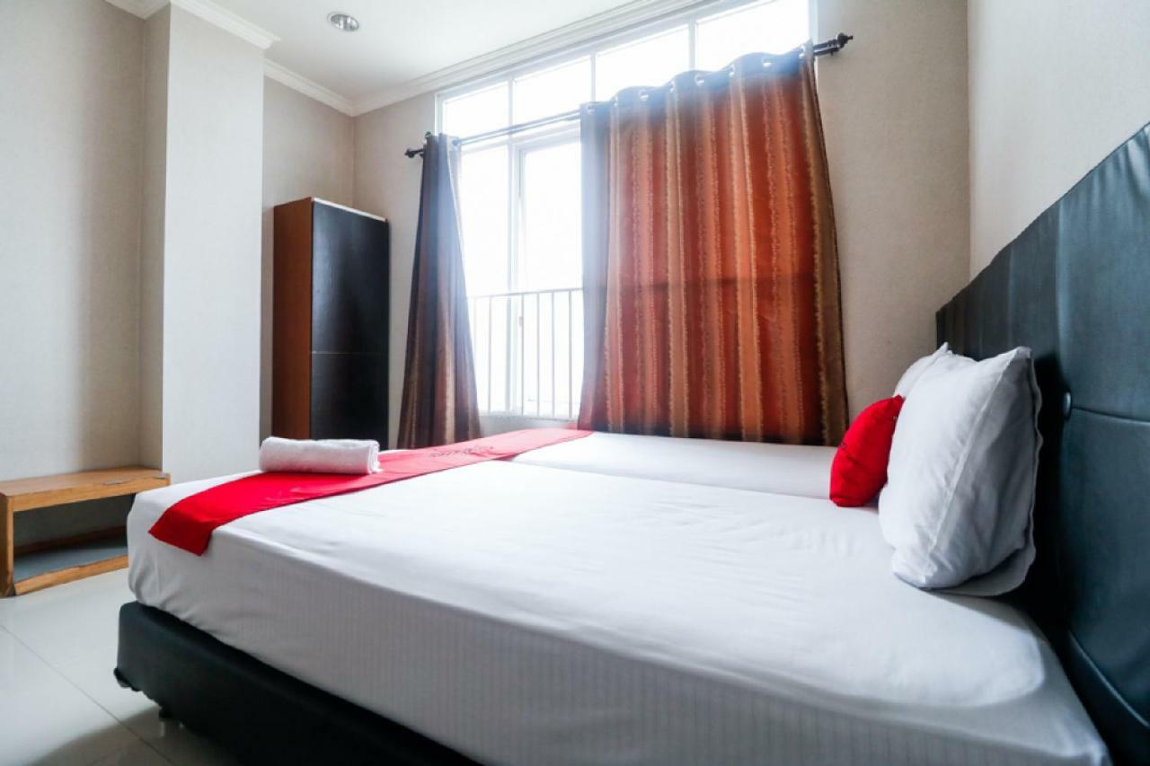 Hotel Reddoorz @ Ranotana Manado Esterno foto